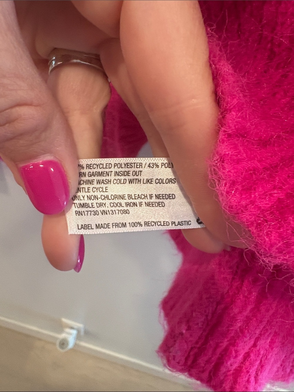 a new day Hot Pink Geometric Crewneck Sweater ptp 25 length 25 - Picture 5 of 6
